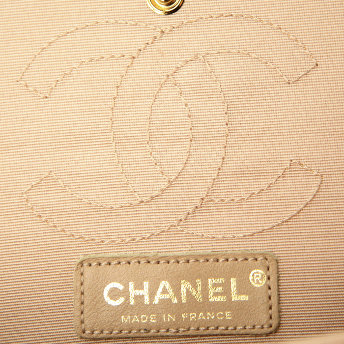 Borsa a tracolla Chanel Mini 2.55 in raso beige rosato simil coccodrillo - Detail D4
