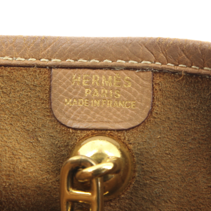 Sac porté épaule Hermes Vespa en cuir epsom gold - Detail D3