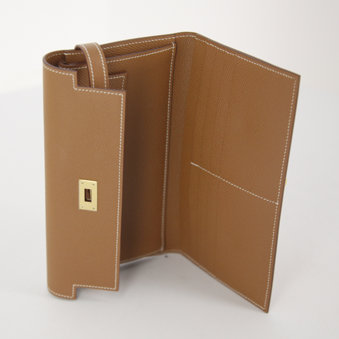 Hermes Kelly - Pocket Hand wallet in gold epsom leather - Detail D2