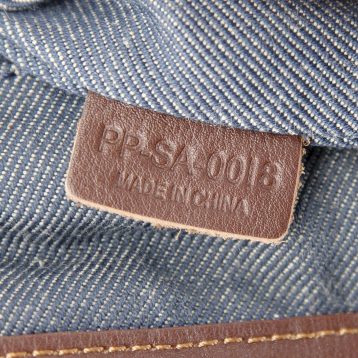 Celine handbag in blue denim and dark brown leather - Detail D4