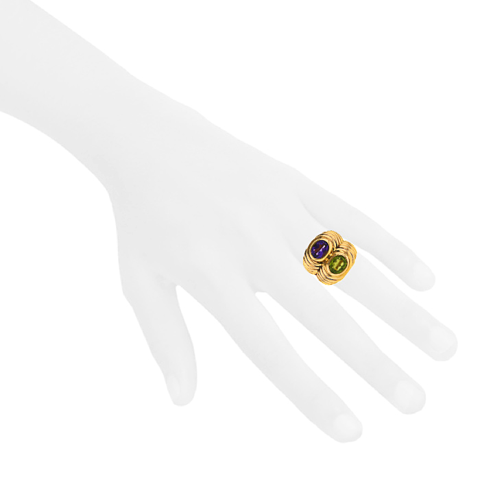 Bague époque années 80 Bulgari en or jaune,  améthyste et péridot - Detail D1
