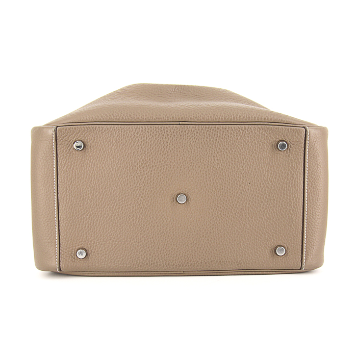 Sac à main Hermes Lindy 30 en cuir togo étoupe - Detail D5