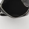 Bolsito de mano Givenchy Antigona en cuero granulado negro - Detail D2 thumbnail