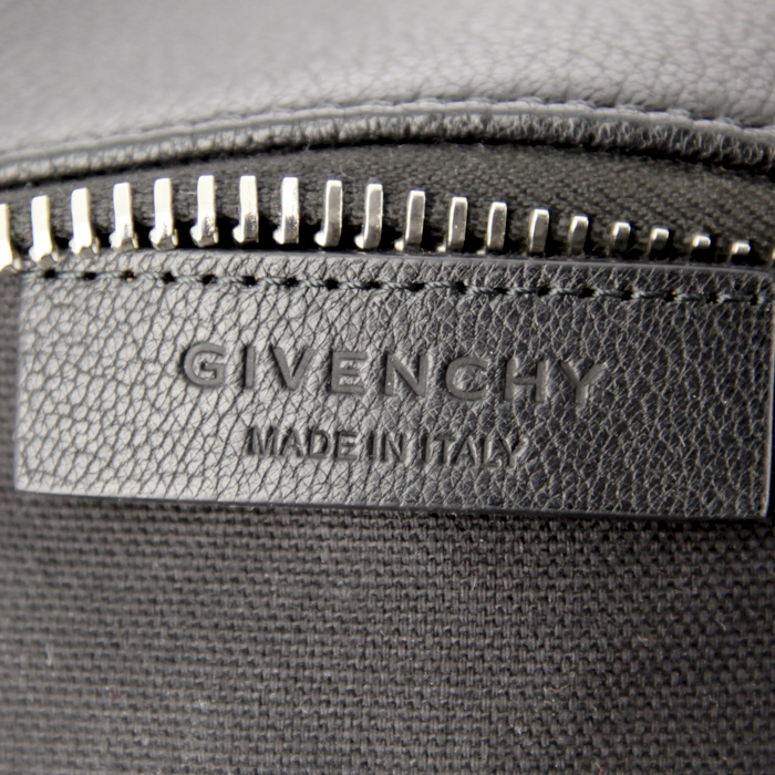 Pochette Givenchy Antigona in pelle martellata nera - Detail D3