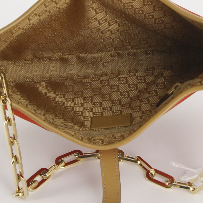 Bolso para llevar al hombro o en la mano Gucci Jackie en cuero color oro y ante rojo - Detail D2