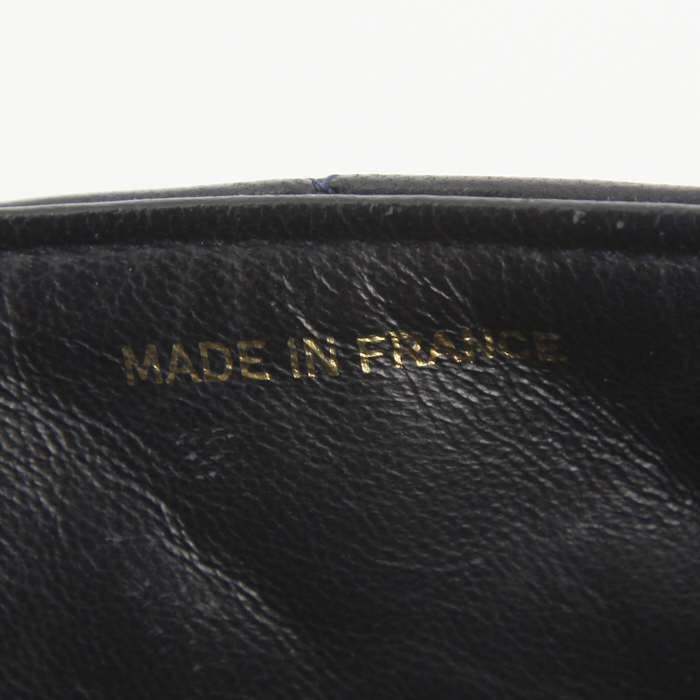 Sac bandoulière Chanel Vintage en cuir matelassé bleu-marine et blanc - Detail D4