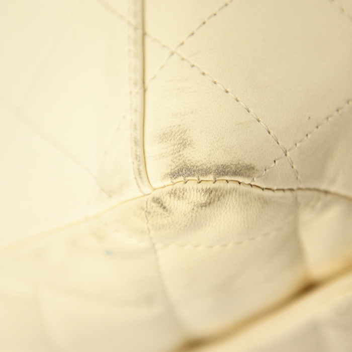 Borsa Chanel Timeless maxi jumbo in pelle trapuntata beige - Detail D5