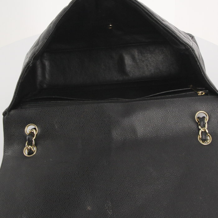Sac à main Chanel Timeless jumbo en cuir matelassé noir - Detail D3
