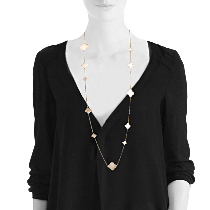 Van Cleef & Arpels Magic Alhambra long necklace in yellow gold and mother of pearl - Detail D1