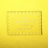 Sac cabas Louis Vuitton Neverfull moyen modèle en cuir épi jaune Lime - Detail D3 thumbnail