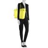 Louis Vuitton Neverfull medium model shopping bag in yellow Lime epi leather - Detail D1 thumbnail