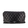 Bolso de mano Chanel Timeless en cuero acolchado negro - 360 thumbnail