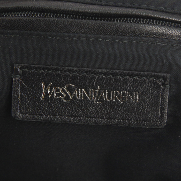 Yves Saint Laurent Easy small model handbag in black patent leather - Detail D3
