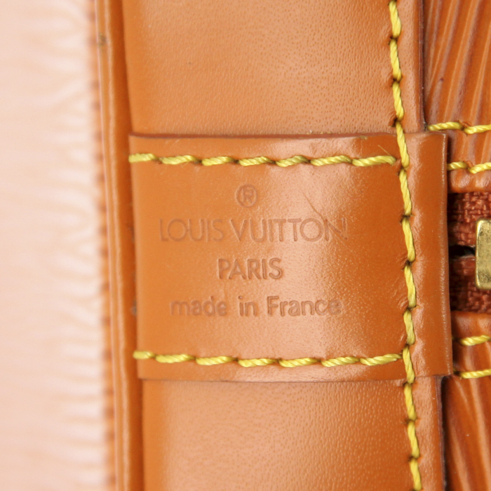 Louis Vuitton Alma handbag in brown epi leather - Detail D4