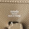 Bolso bandolera Hermes Mini Evelyne en cuero epsom marrón etoupe - Detail D3 thumbnail