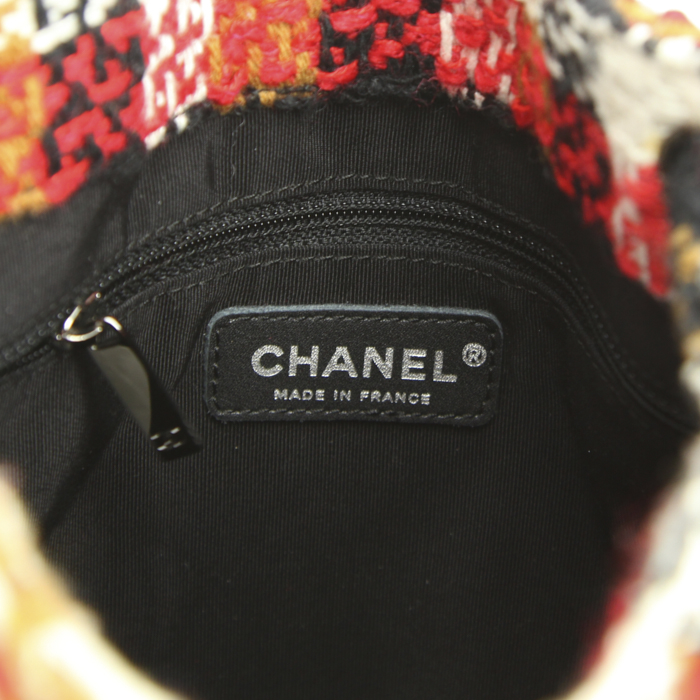 Chanel handbag in red, black, beige and brown jersey canvas - Detail D3