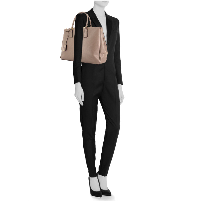 Prada Galleria large model handbag in grey leather saffiano - Detail D1