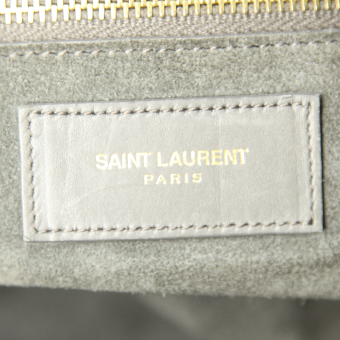 Saint Laurent Duffle shoulder bag in grey leather - Detail D4