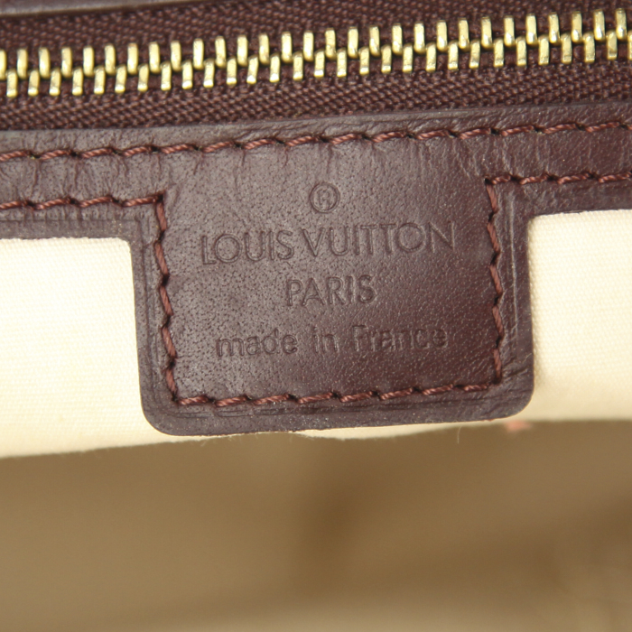 Bolso bandolera Louis Vuitton en lona Monogram color burdeos y cuero color burdeos - Detail D4