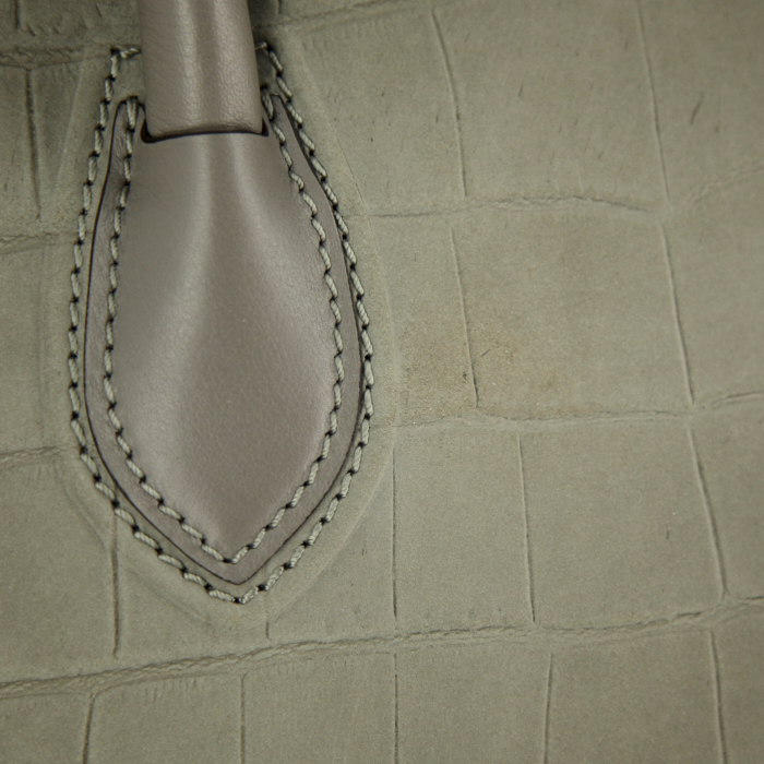 Borsa Celine Phantom modello grande in pelle grigia simil coccodrillo - Detail D4