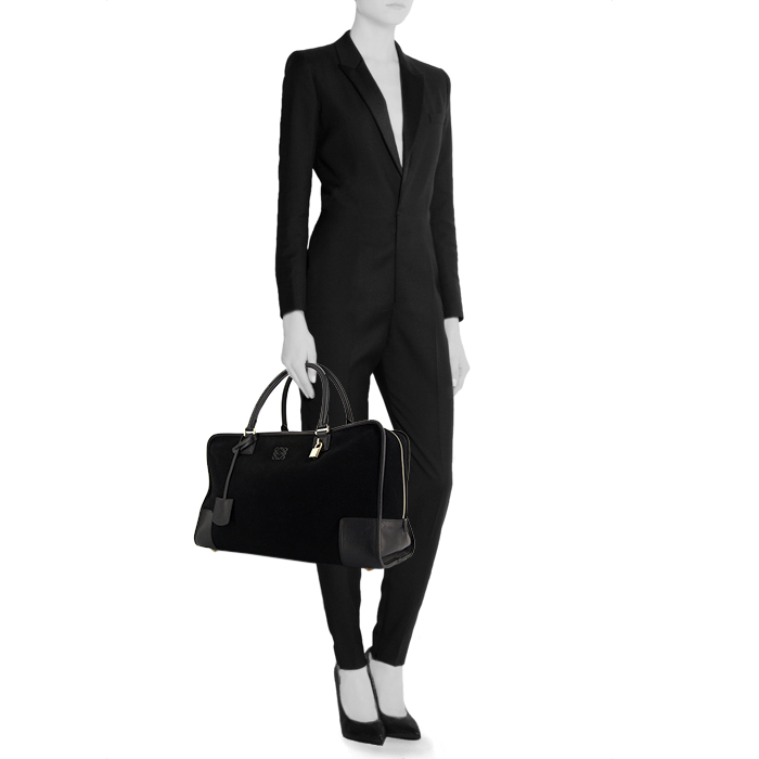 Loewe Amazona travel bag in black leather and black suede - Detail D1