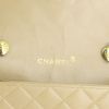 Bolso bandolera Chanel Mini Timeless en cuero acolchado color arena - Detail D3 thumbnail