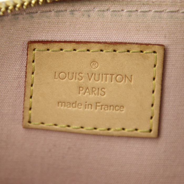 Bolso de mano Louis Vuitton Alma mini en charol Monogram color rosa claro - Detail D4