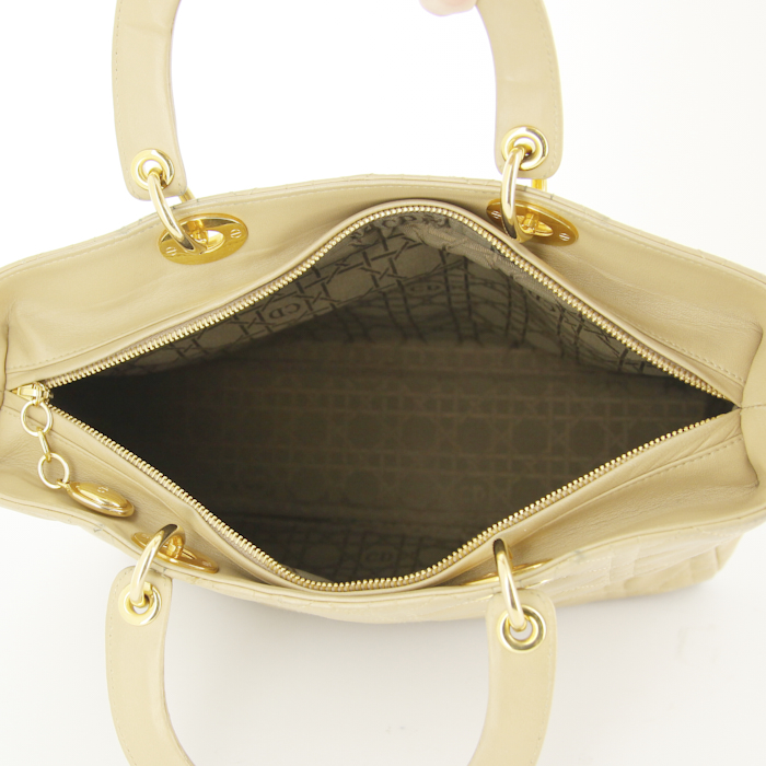 Dior large model handbag in beige quilted leather - Detail D2