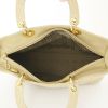 Bolso de mano Dior modelo grande en cuero acolchado beige - Detail D2 thumbnail