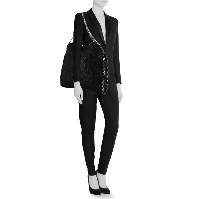 Bolso de mano Stella McCartney Falabella en lona acolchada negra - Detail D1