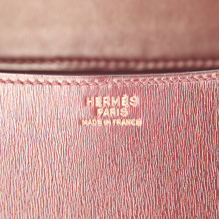 Sac porté épaule ou main Hermes Constance en cuir box bordeaux - Detail D4