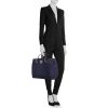 Shopping bag Chanel Portobello in tela intrecciata blu e nera e pelle nera - Detail D2 thumbnail