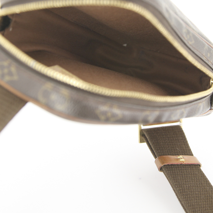 Louis Vuitton pouch in monogram canvas and natural leather - Detail D2