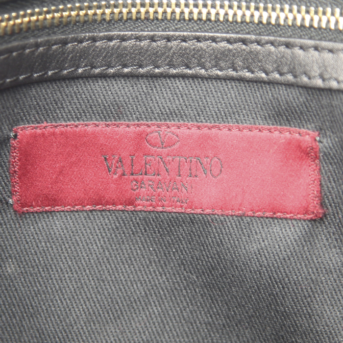 Bolso para llevar al hombro o en la mano Valentino Garavani Rockstud en cuero negro - Detail D4