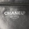 Sac à main Chanel Medaillon - Bag en cuir matelassé noir - Detail D3 thumbnail