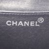 Bolso de mano Chanel Timeless jumbo en cuero acolchado azul marino - Detail D4 thumbnail