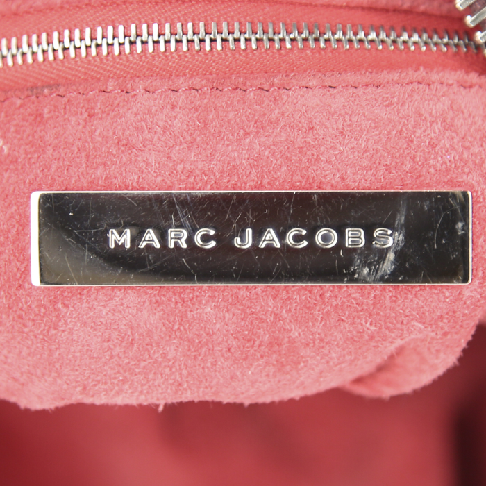Marc Jacobs bag worn on the shoulder or carried in the hand in purple leather - Detail D3