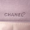 Sac porté épaule ou main Chanel Baguette en cuir vernis matelassé parme - Detail D3 thumbnail