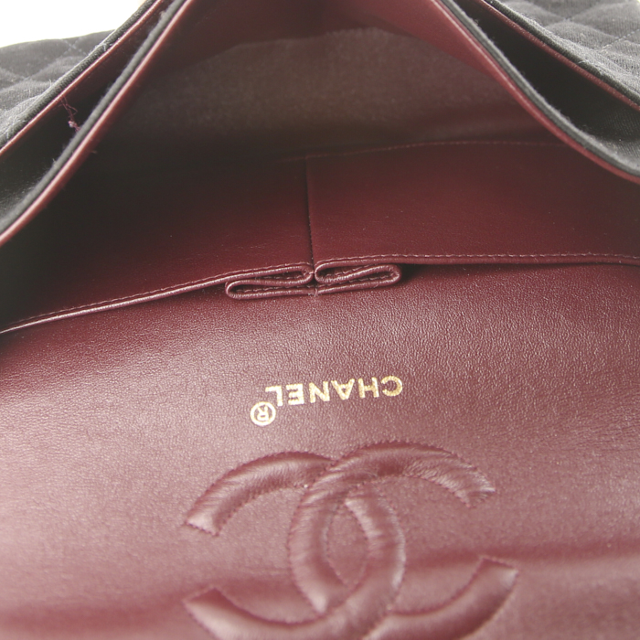 Chanel Timeless handbag in black quilted jersey - Detail D3