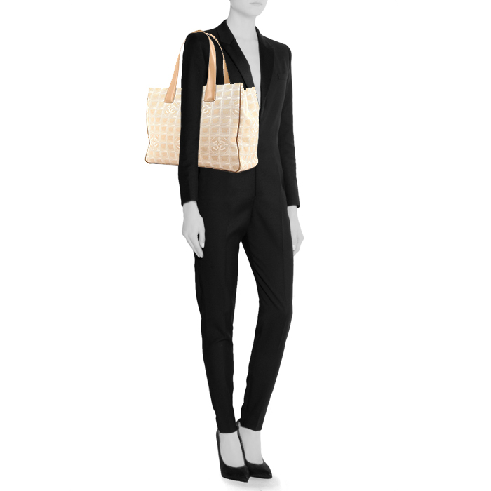 Chanel shopping bag in beige logo canvas and beige leather - Detail D1