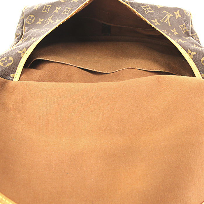 Bolso bandolera Louis Vuitton Saumur modelo grande en lona Monogram revestida marrón y cuero natural - Detail D2