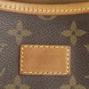 Sac bandoulière Louis Vuitton Saumur grand modèle en toile monogram enduite et cuir naturel - Detail D4 thumbnail