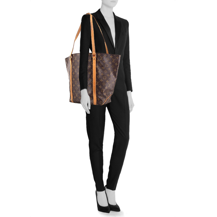 Louis Vuitton shopping bag in monogram canvas and natural leather - Detail D1