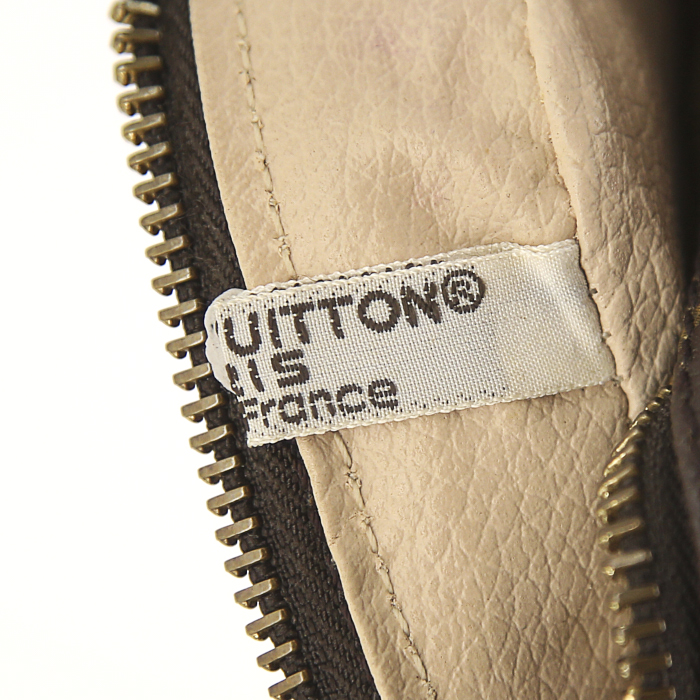 Pochette Louis Vuitton en toile monogram enduite marron - Detail D3