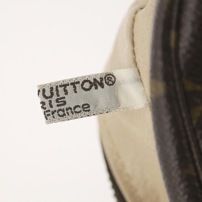 Louis Vuitton Toiletry toilet set in monogram canvas - Detail D3
