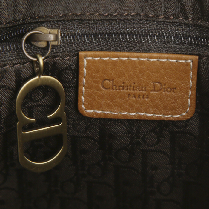 Sac porté épaule ou main Dior Saddle en cuir grainé gold - Detail D3