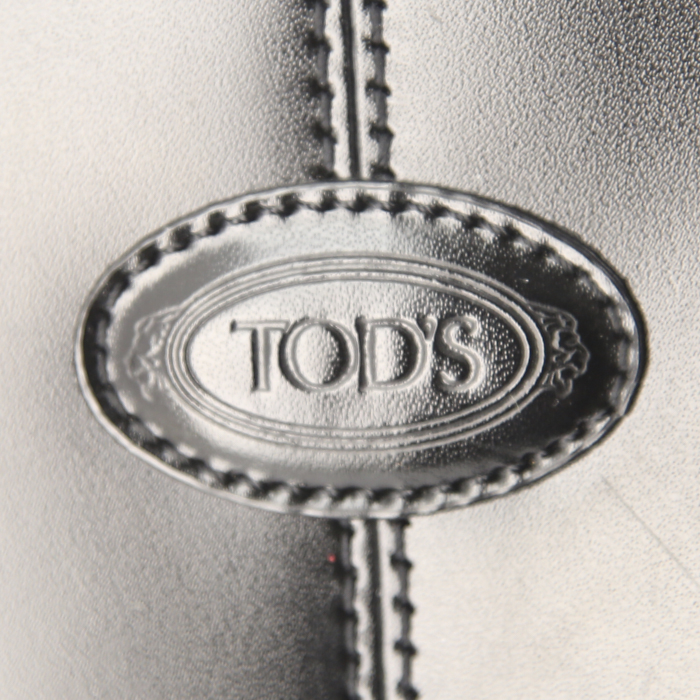 Tod's D-Bag handbag in black patent leather - Detail D3