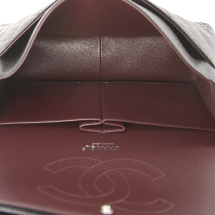 Chanel Timeless jumbo handbag in black quilted grained leather - Detail D3