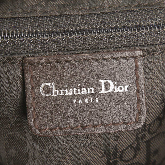 Bolso de mano Dior en cuero de obeja volteado marrón - Detail D3