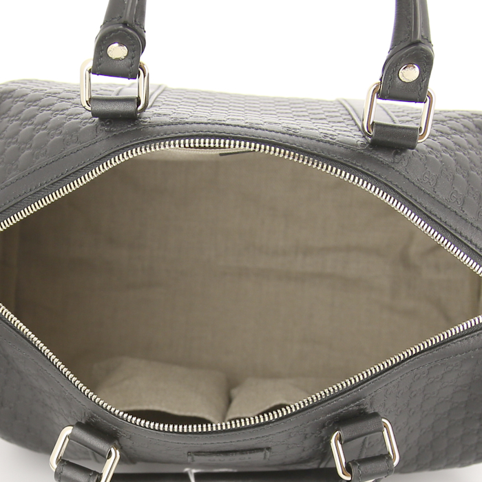 Bolso bandolera Gucci Boston en cuero Monogram negro - Detail D3